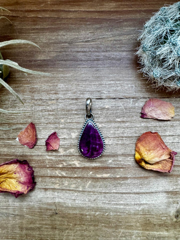 Purple Spiny Oyster Teardrop Pendant