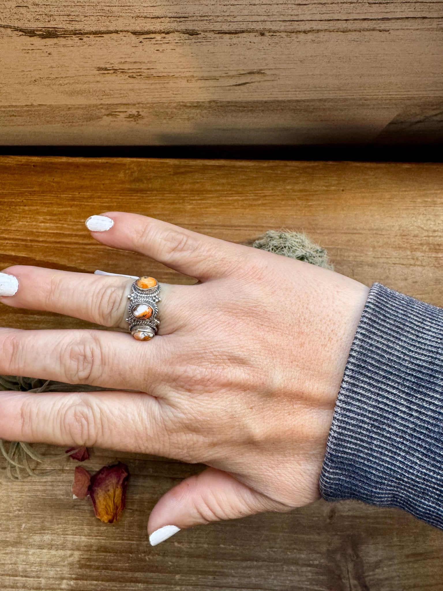 Spiny Oyster and Turquoise Band Ring - Size 7