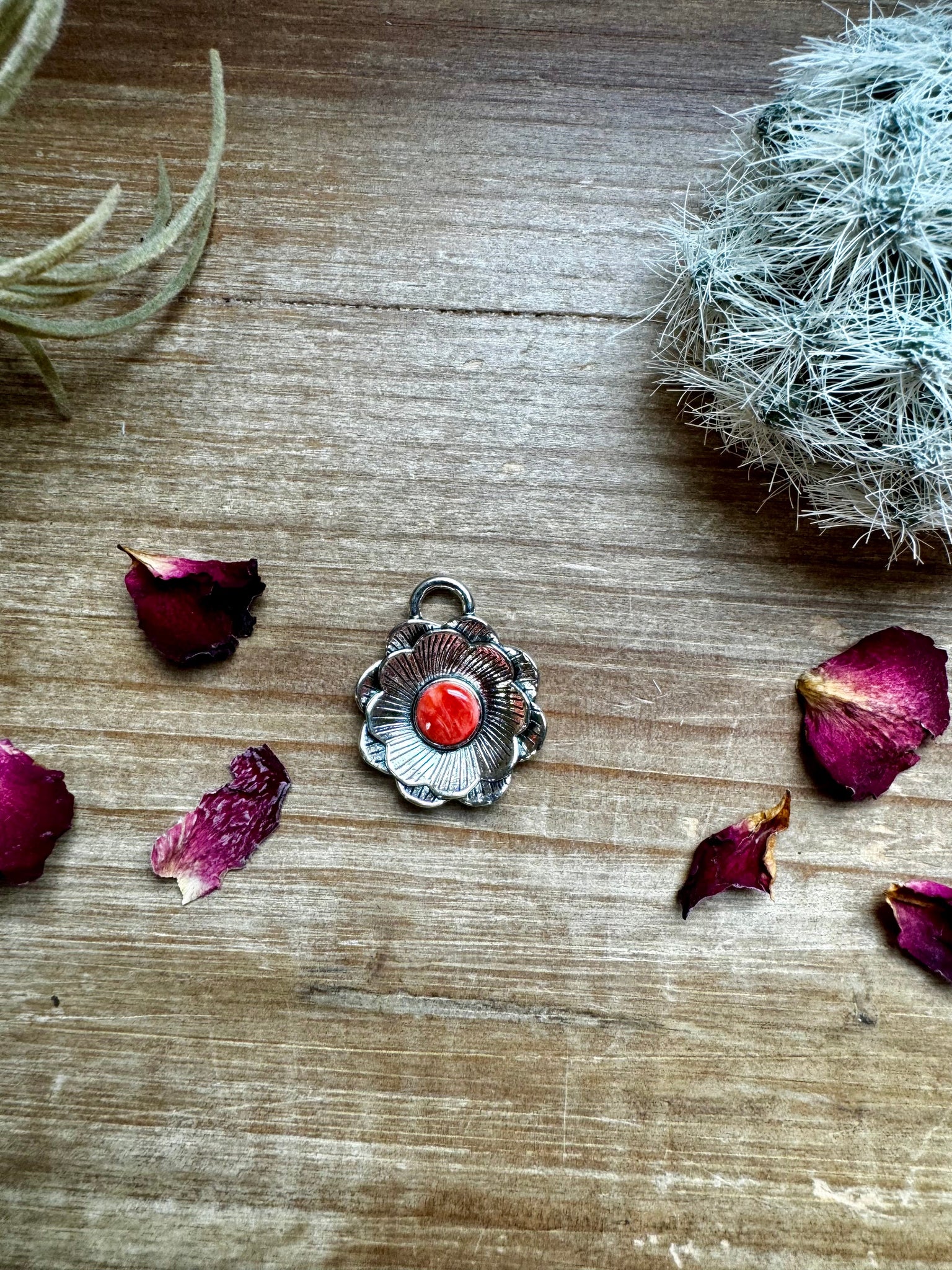 Red Spiny Oyster Flower Pendant